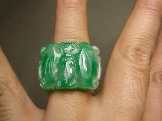 Fine Green Jadeite Carved Ring *Ban Zhi*  