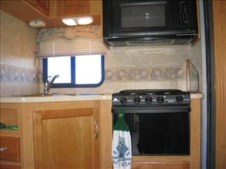 2007 Four Winds Dutchmen 33 Ft Super C Motor Home, Chevy Kodiak 