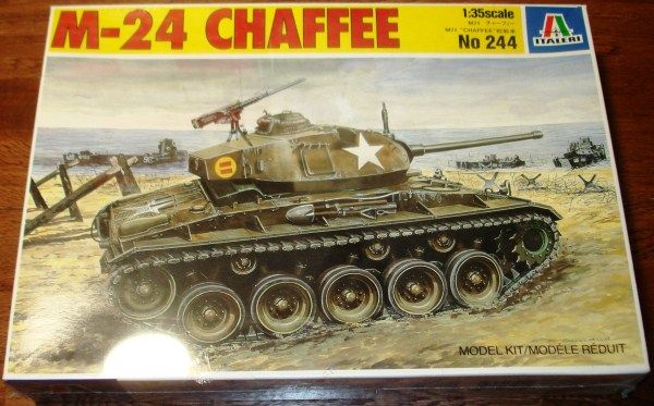 Italeri 135 US M 24 Chaffee Tank #244  