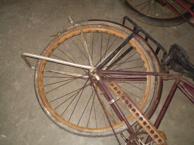 Vintage Classic Colson Flyer Motobike 28 Mens Bicycle Clad Wheels 