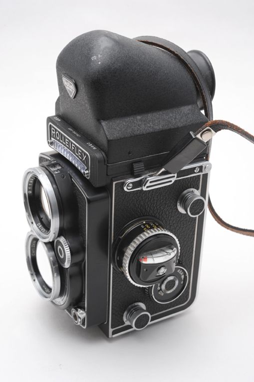 Rolleiflex 2.8F 12/24 type 2 w/Zeiss Planar 80mm 2.8 lens  