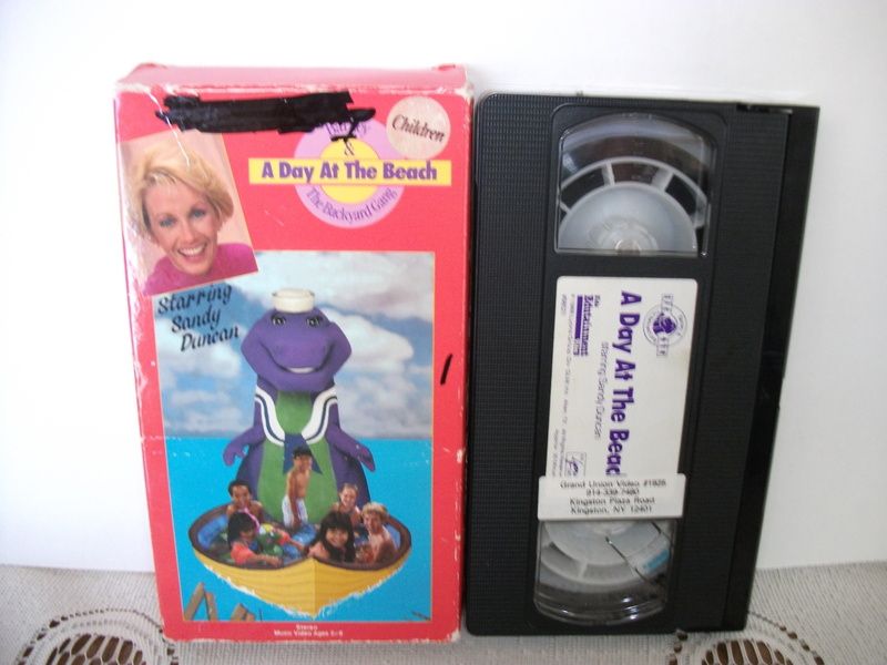 Vintage Barney The Dinosaur VHS A Day At The Beach  