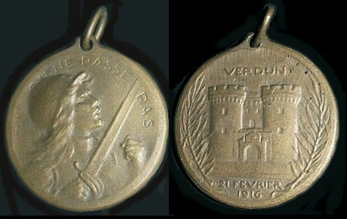 MEDAILLE VERDUN, ON NE PASSE PAS signée Vernier. Bronze . 21 février 