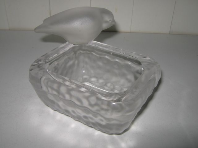 Vannes art glass BIRD ashtray   France  