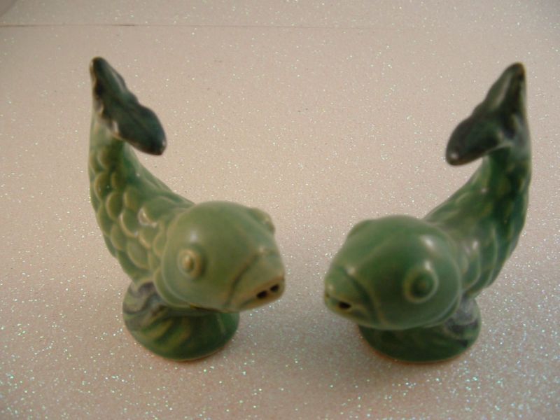 North Dakota Rosemeade Pottery Green Dolphin S&P Set  