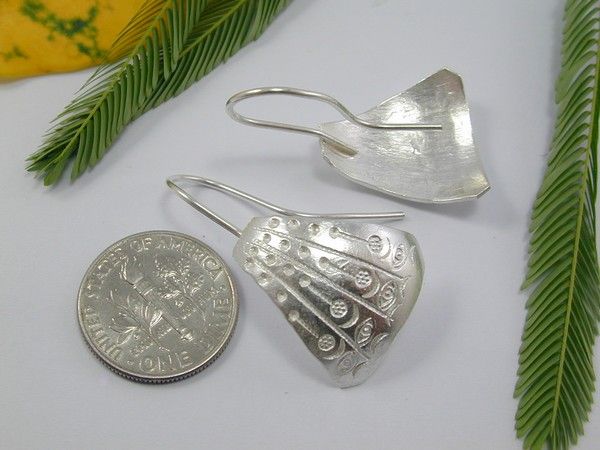 DESIGN Thai Karen Hill Tribe 95% pure silver Earrings  