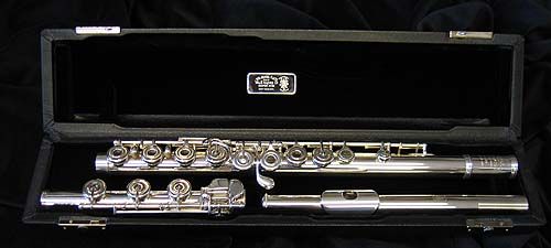 HAYNES Flute   Classic Q4 RB   with 18K Gold Riser, C# Trill