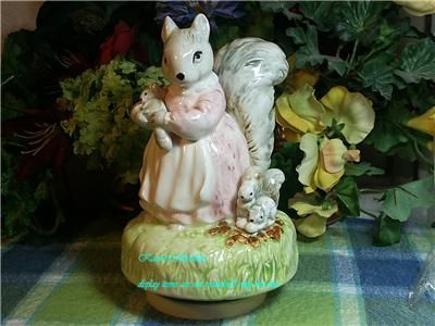 Schmid Beatrix Potter Mrs Goody tiptoes Music box  