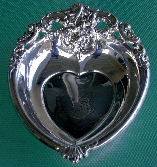 Heart Shaped Candy Bon Bon Dish  727 Wallace GRANDE BAROQUE 1941 