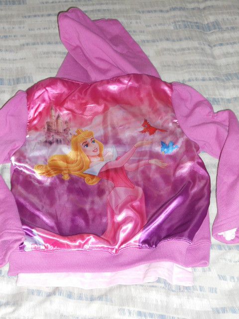 This is the back of the jacket with tage. Both pieces is size 6 also 