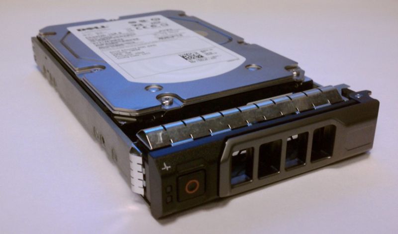 DELL 146GB 15K SAS 3.5IN HARD DRIVE POWEREDGE R410 R710  