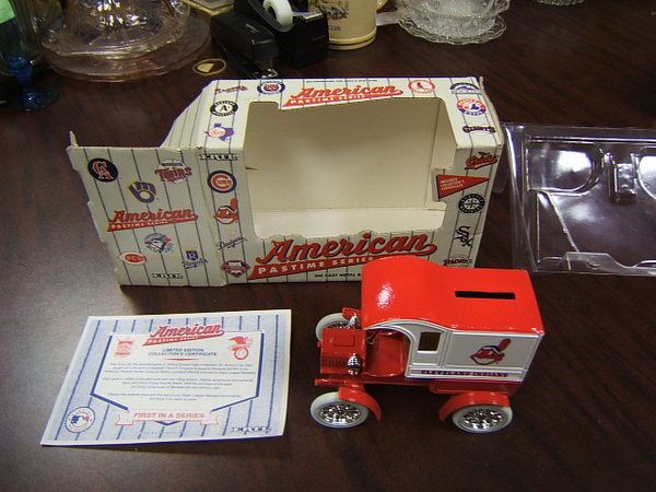 Ertl Cleveland Indians American Pastime Series #1 bank  