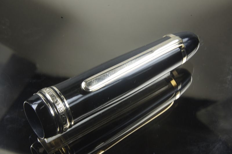 RARE MONTBLANC MEISTERSTUCK n° 146 black celluloid long ink window 