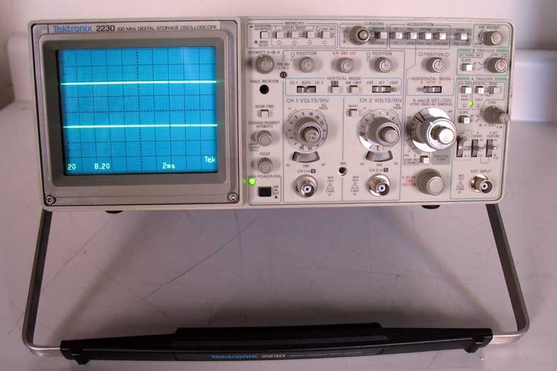 Tektronix 2230 Dual Storage Oscilloscope 100MHz +Manual  