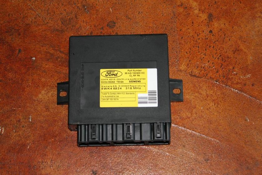 Ford Focus 98 AG 15K600 KC Contr Asy R Control LK Alarm  