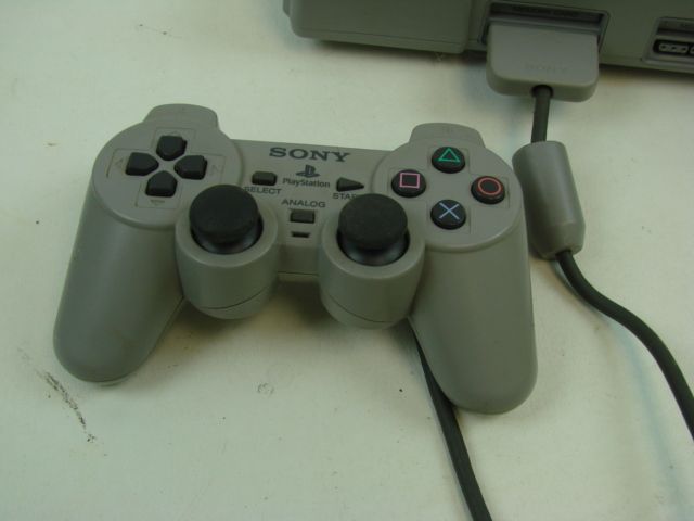 Sony Playstation 1 PS1 Complete Video System + 5 Game s  