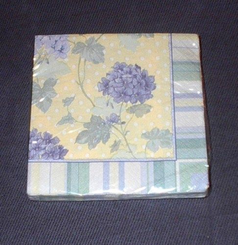 GIBSON WAVERLY BLOSSOM HILL PAPER NAPKINS BEVERAGE NEW  