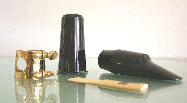 BRAND NEW Alto Saxophone Mouthpiece w/ ligature & cap  