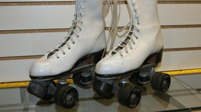 ROLLER DERBY GIRLS SIZE 5 ROLLER SKATES, VINTAGE  