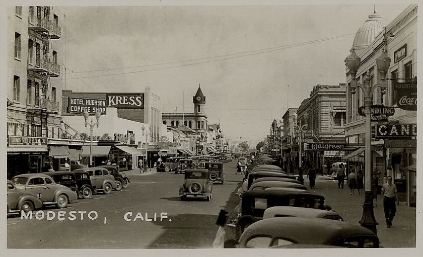 1930s Modesto, CA    REAL PHOTO Main Street    Stanislaus Co 