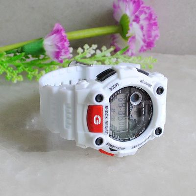 New style Diving Timepiece Mens Sport Watch Water Resistance 30M 